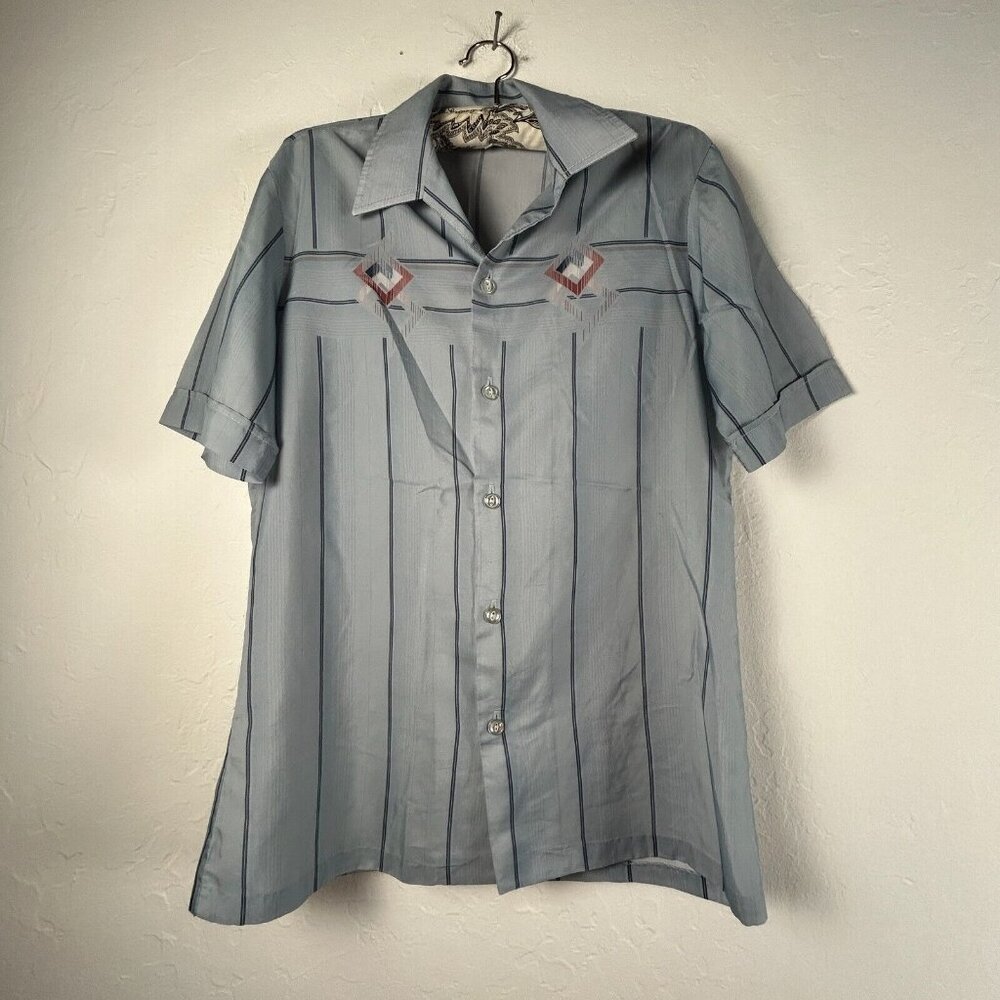 Triumph of California Men's Small Striped Gray Short Sleeves Button Down Shirt